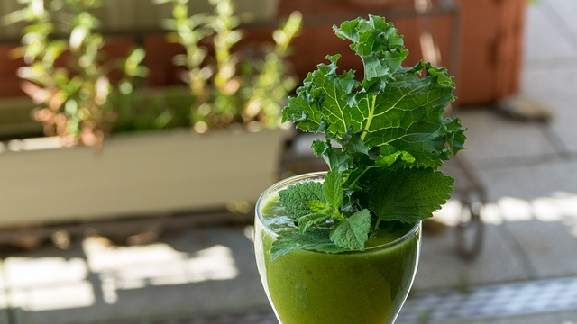 green smoothie, smoothie, kale